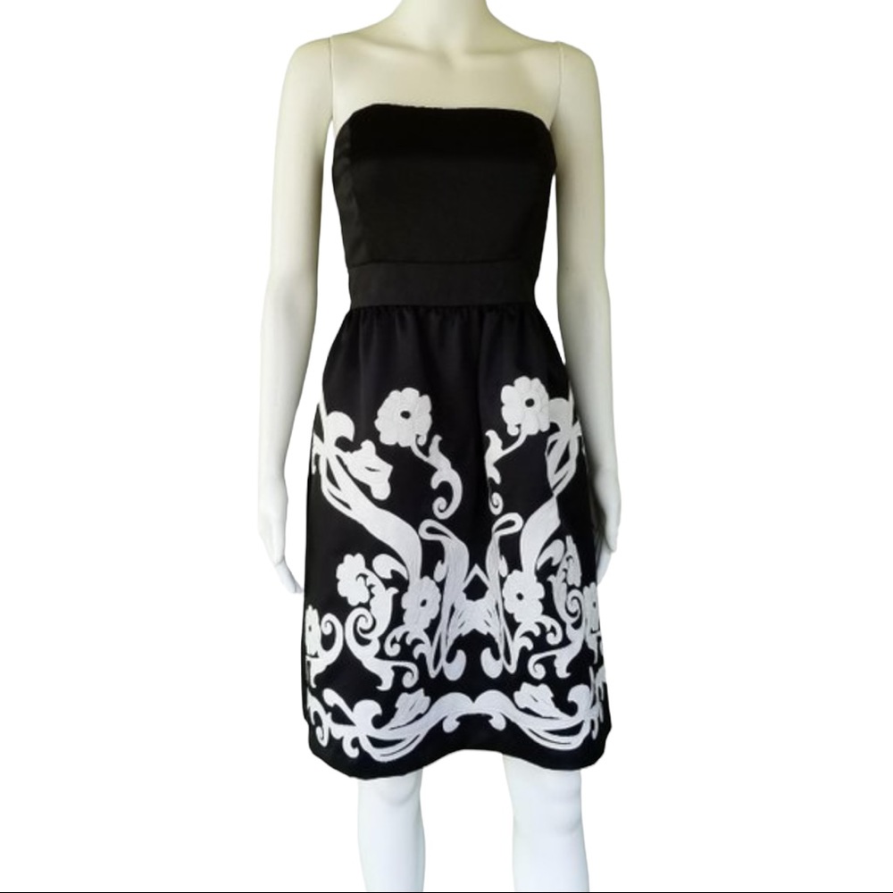 White House Black Market Black Satin Floral Appliqué Cocktail Dress Size 6